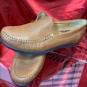 Arnold Palmer size 10 brown loafers